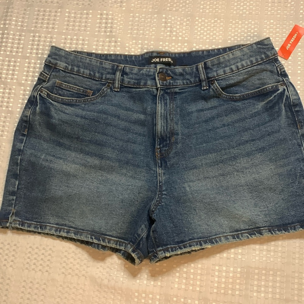 Joe Fresh women’s jean shorts. Size 16W.